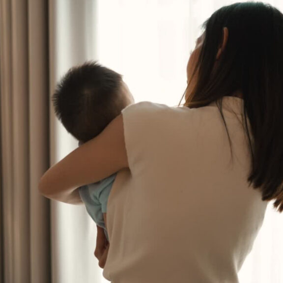 What Is a Postpartum Retreat? Everything New Moms Need to Know